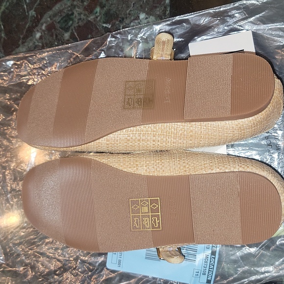 Girls dress shoes. - Picture 5 of 6